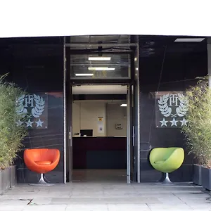Otel Tiby, Modena